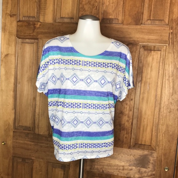 Basic Tribal Top - Picture 1 of 2